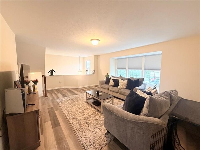 Photo - 122 Broadstone Dr