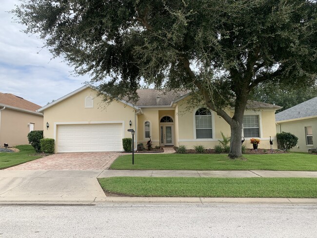 Building Photo - 3741 Woodleaf Ct