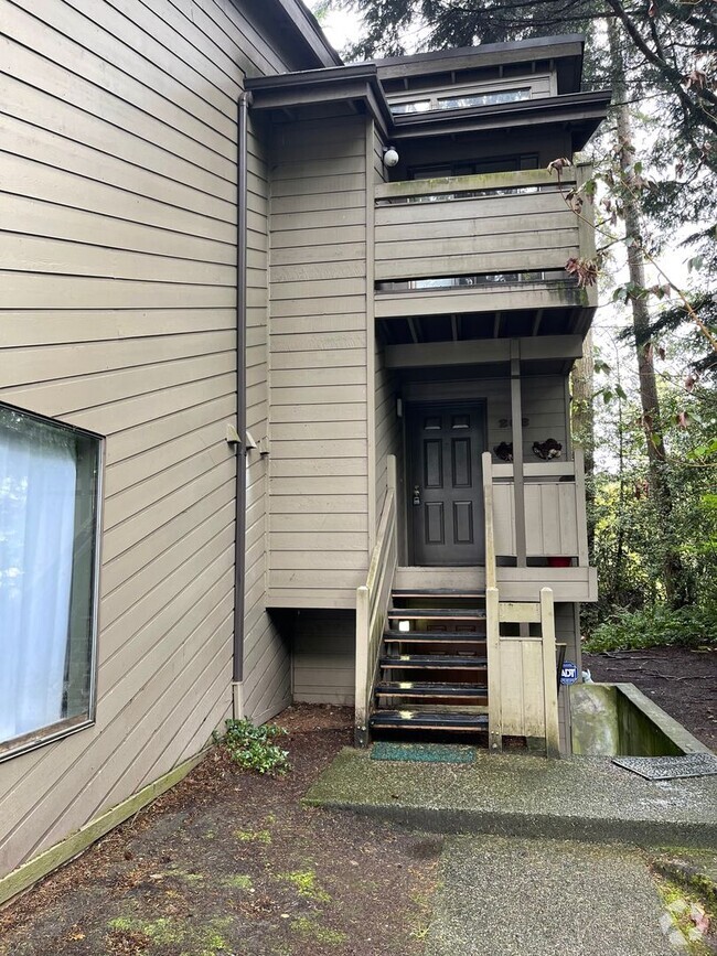 Building Photo - Spacious 2bd Condo in Lake Forest Park