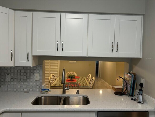 Photo - 5662 Gardens Dr Unit 104