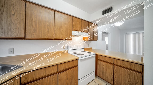 Photo - 1366 N Riverview Blvd