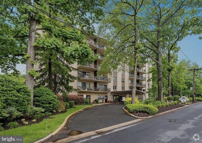 Building Photo - 303 Chestnut St Rental