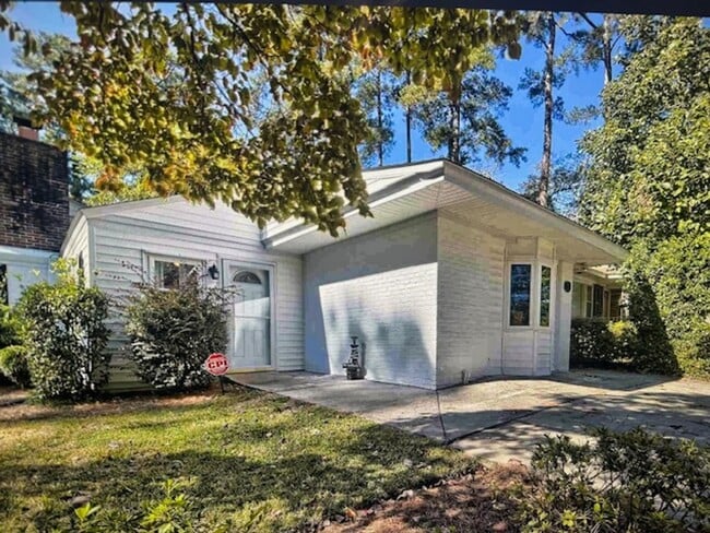 3023 Manchester Rd