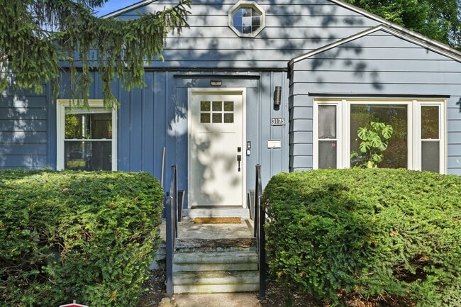 Photo - 3175 McDowell St