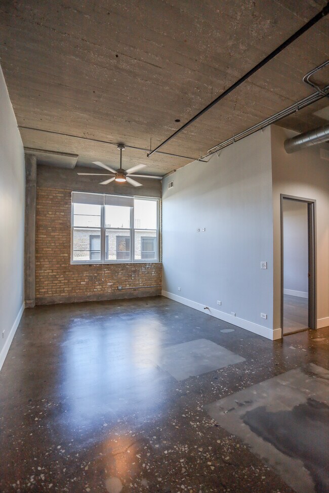 Photo - 4050 N Hermitage Ave Unidad #208