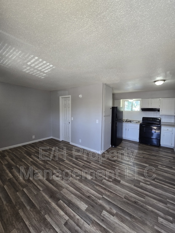 Building Photo - 1916 S Broadway Unit Apt 44