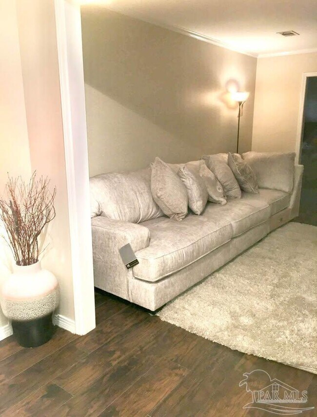 Photo - 5705 Admiral Doyle Rd