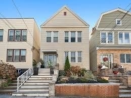 Building Photo - 138 W 30th St Unit 2