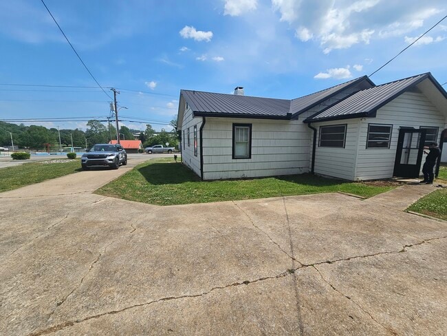 Photo - 1060 Mulberry St