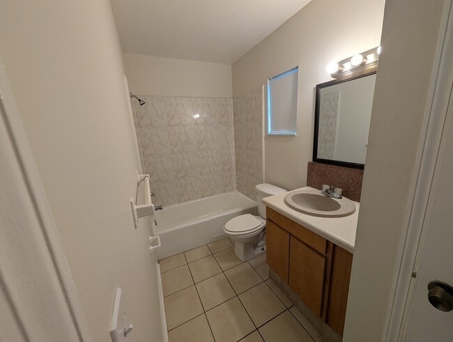 Photo - 124 S Montclair Ave Unidad 124-S