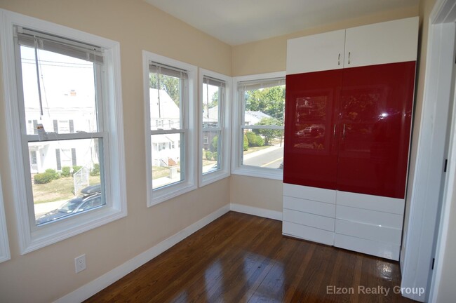 Photo - 260 Foster St Townhome