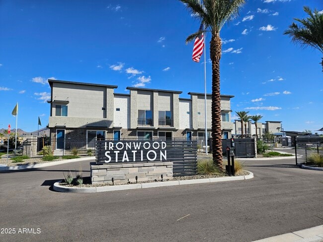 Photo - 651 N Ironwood Dr