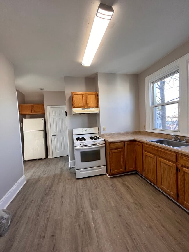52 Greenville Ave 3R - 50 Greenville Ave Unidad 3R