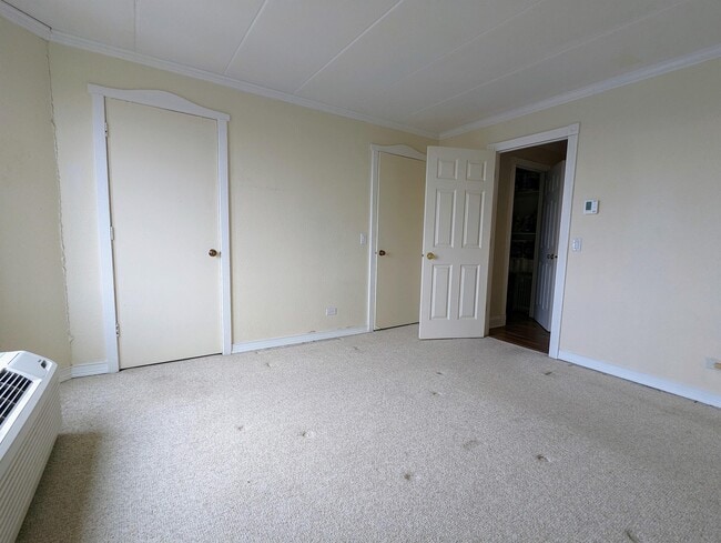 Photo - 1 Renaissance Pl