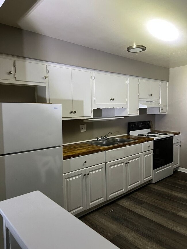 Photo - 6111 Laurel Hall Dr Unit 6111 Laurel Hall Dr #1