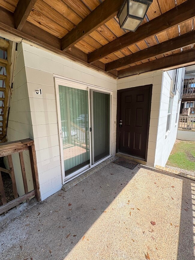 Photo - 1530 Live Oak Dr Unit C1