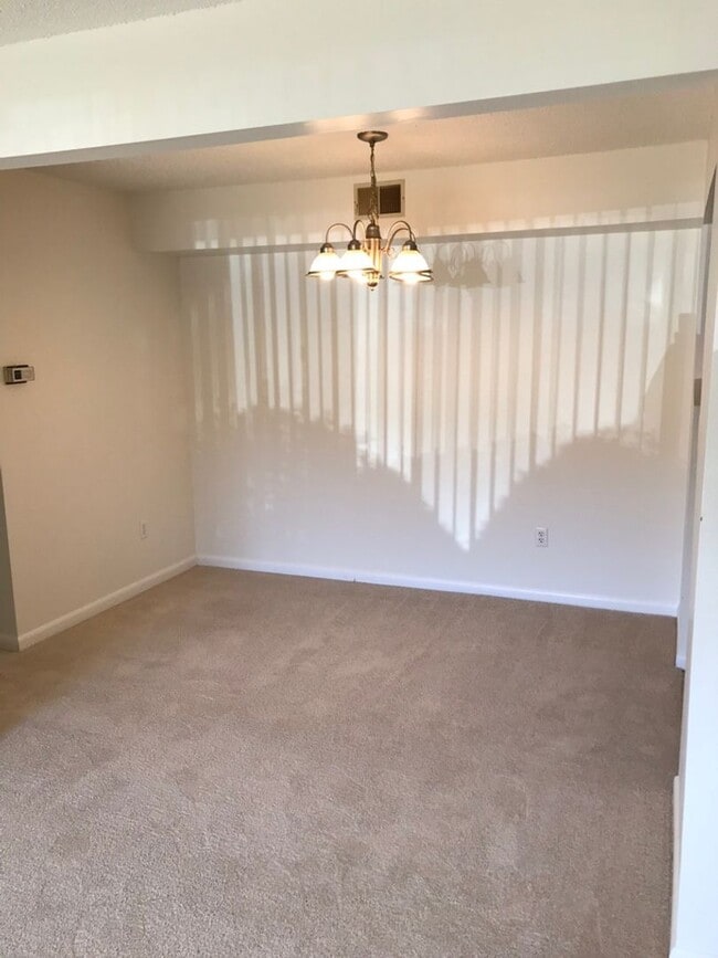 Photo - Great 1BR/1BA Unit in Turtle Creek! Unit 4