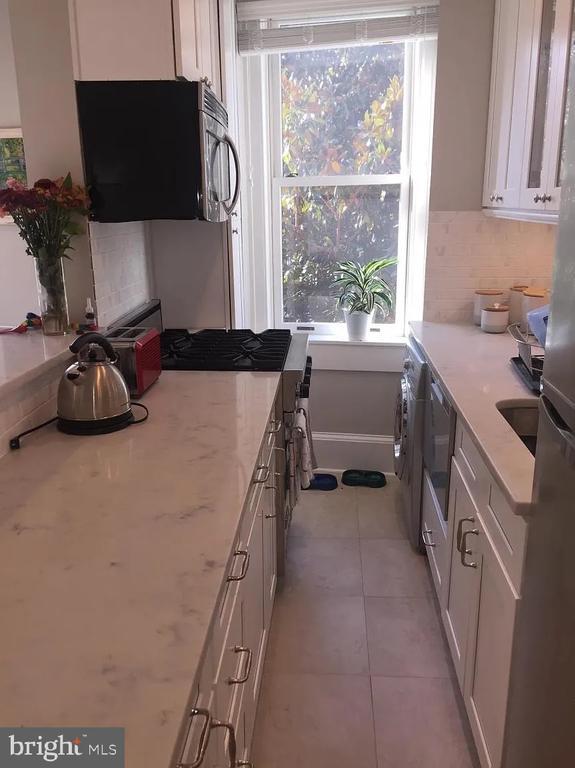 Building Photo - 2410 20th St NW Unit 204