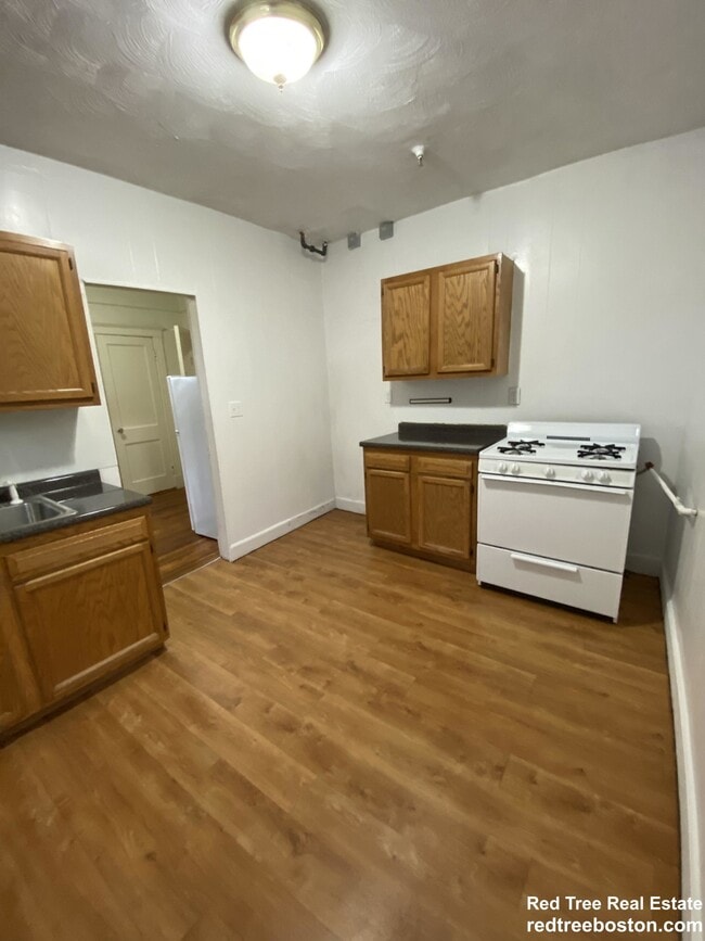 Building Photo - 1630 Commonwealth Ave Unit 17