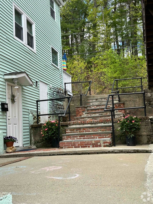 Building Photo - 32 Ashburnham Hill Rd Rental