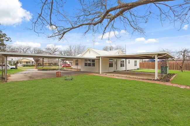 Photo - 2340 Harris Ln