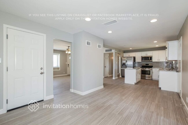 Photo - 1539 W 7th St