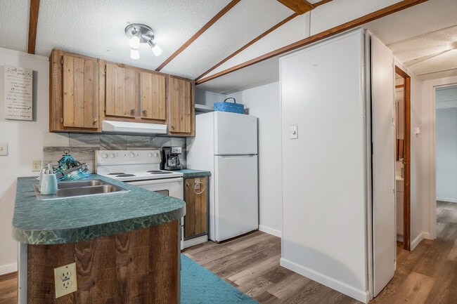 Photo - 1048 Sitting Bull Point