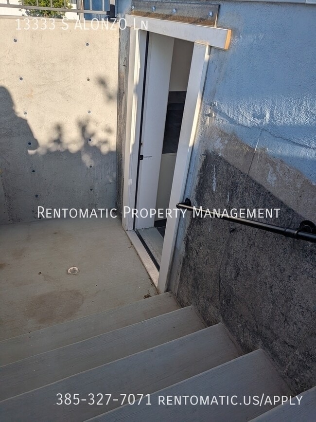 Photo - 13333 Alonzo Ln