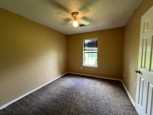 Photo - Renovated 3 Bedroom 1.5 Bath Home for Rent!!