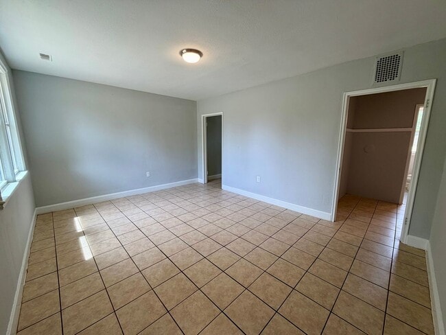 Photo - 704 Miller Rd Unidad 704 B