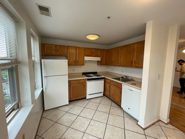 Photo - 1210 Perry St NE