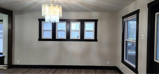 Photo - 144 S Main St