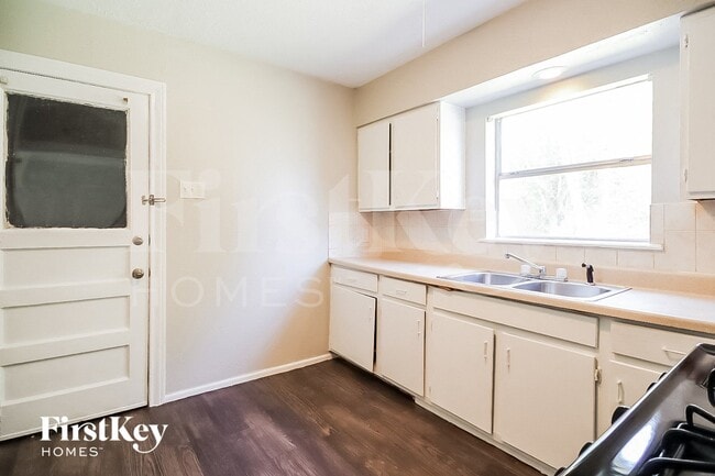 Photo - 706 E Humble St