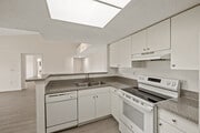 2BR, 2BA - 1,147SF - Designer - Kitchen