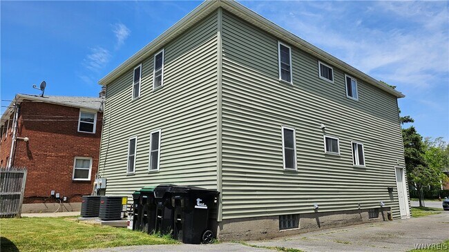 Photo - 1377 Sheridan Dr