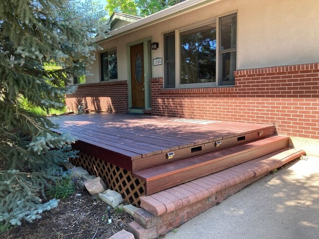 Building Photo - Wonderful 4 Bedrooms, 3 FULL BATHS Home in...