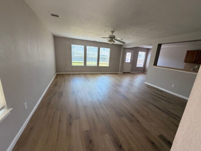 20759 Cypress Crescent Ln
