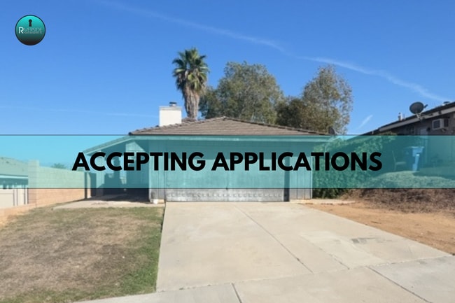 Building Photo - Centrally located Riverside home.