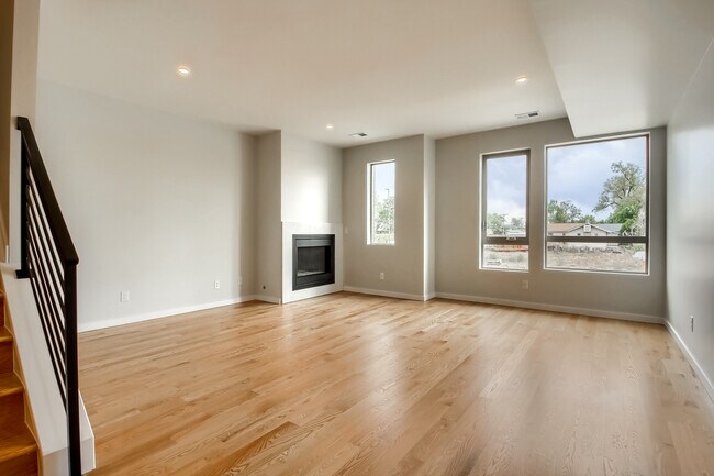 Sala de estar - 2098 S Galapago St