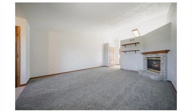 Building Photo - 5769 Skippers Ln Rental