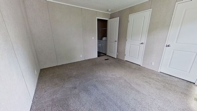 Photo - Move-In Ready Mobile Home with Upgrades!