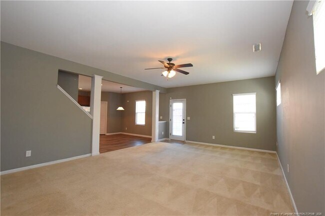 Photo - 139 Bicentennial Way
