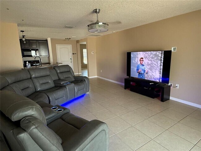 820 Chatham Walk Dr