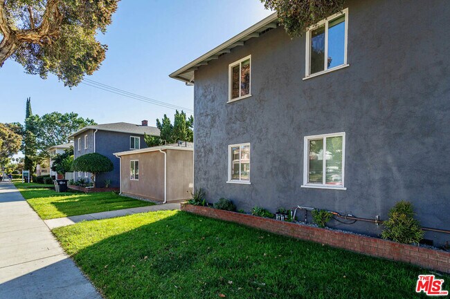 Photo - 1818 W Glenoaks Blvd Unit B