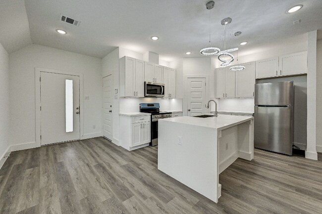 Photo - 5124 Gold St Unit B