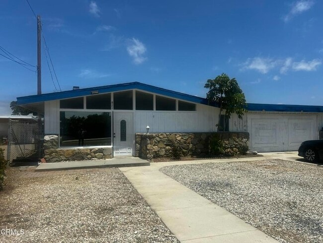 Building Photo - 821 E Stroube St