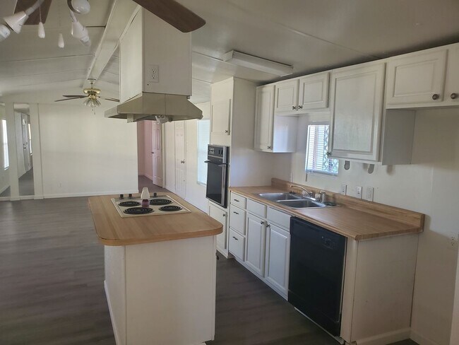 Photo - 2 Bedroom Located in Bullhead City