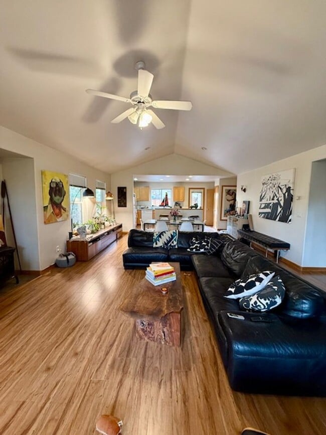 Photo - **Charming Single-level 3 Bedroom, 2 Bath ...