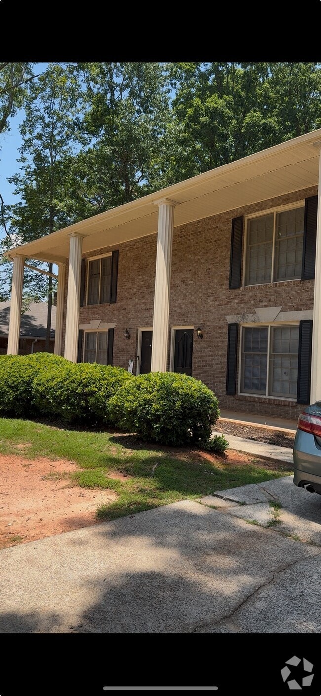 Building Photo - 2591 Golfview Ter SE Rental
