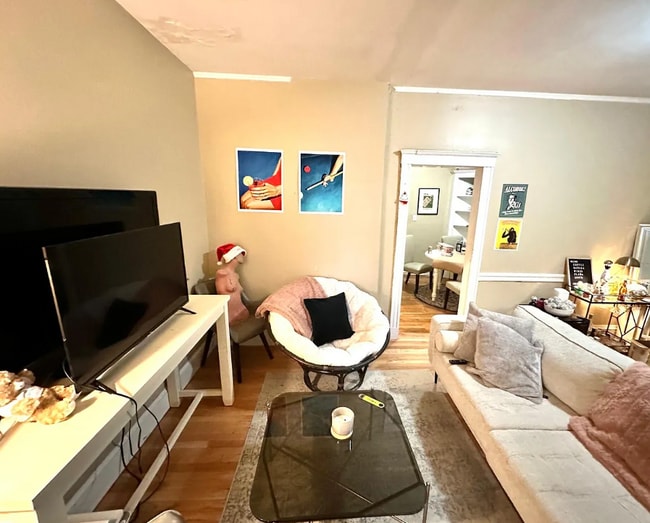 Building Photo - 68 Egmont St Unit 5